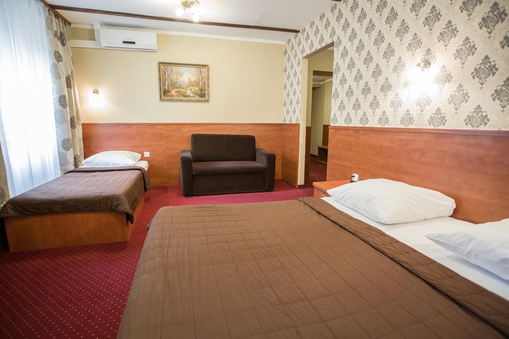 Hotel Maksymilian Krasków Dış mekan fotoğraf